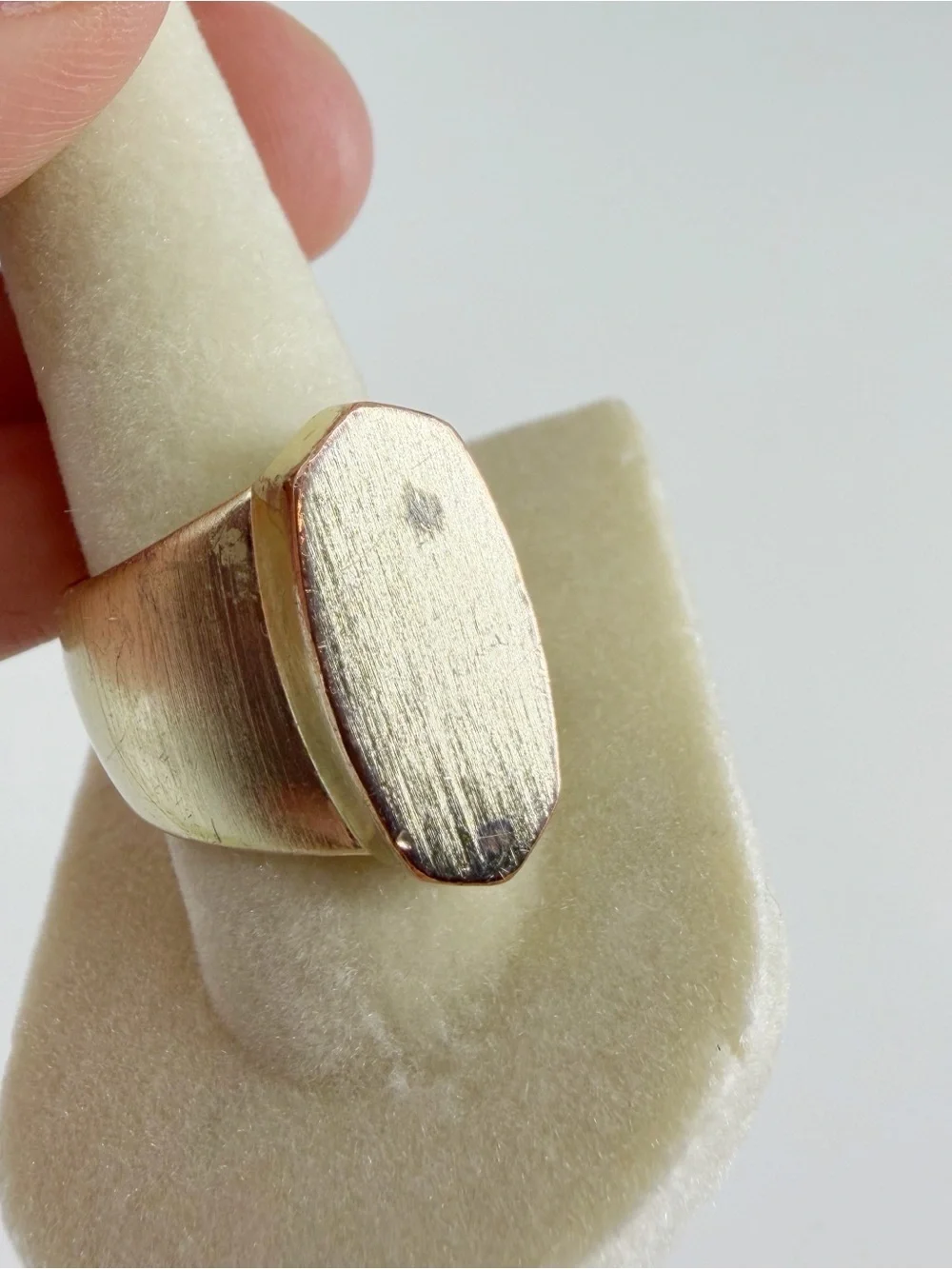 Kendra Scott Gold Plated Reagan Ring Size 8-8.5